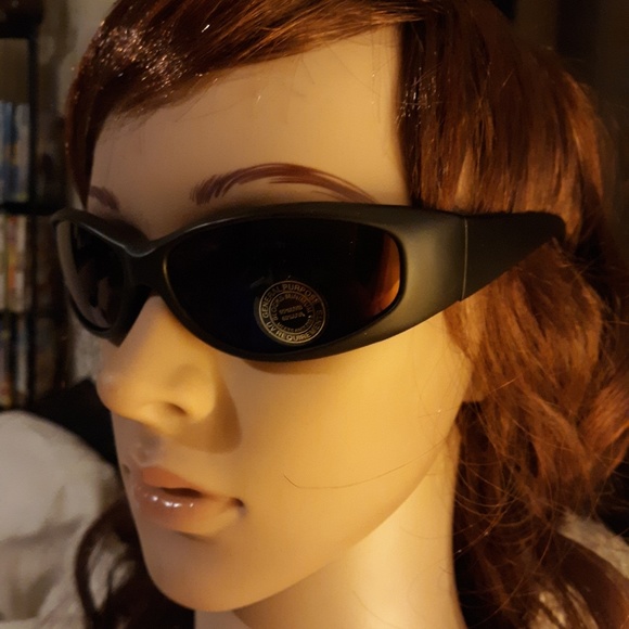 Unisex Black Matte Finish Plastic Sunglasses - Picture 3 of 5